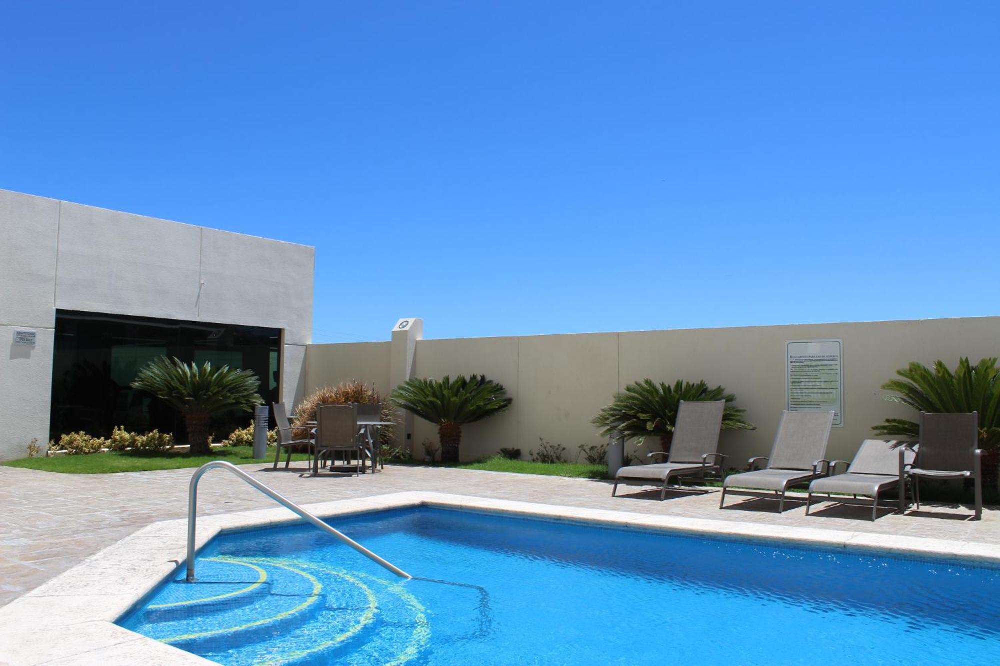 Hotel Aeropuerto Cabos 3*
